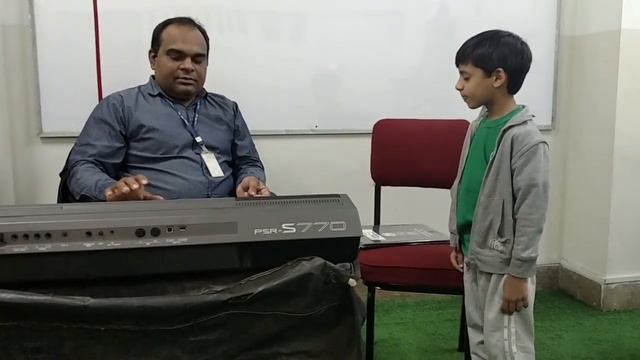 How to develop listening skills | Easy Listening Activities by Khurram Hassan смотреть онлайн