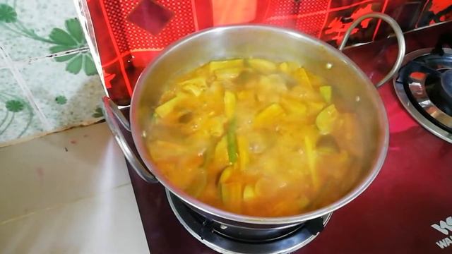 Begun Alu Diye poaa Fish Curry Or Lal Shak And Tilli Fry || Bangladeshi Bikrampur Blogger смотреть онлайн