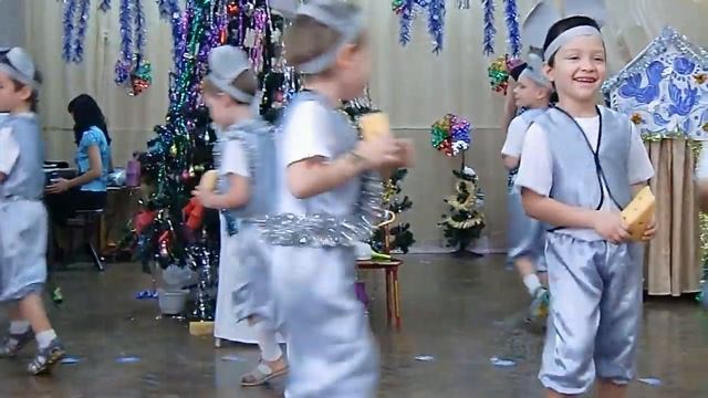 Новогодний утренник в детском саду смотреть онлайн