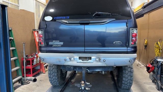 NO CATS! Ford Excursion 6.8L V10 W/ X PIPE & CARVEN R-SERIES!