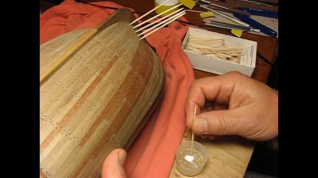 Нагелевание досок бортов. Парусник "BOUNTY". смотреть онлайн