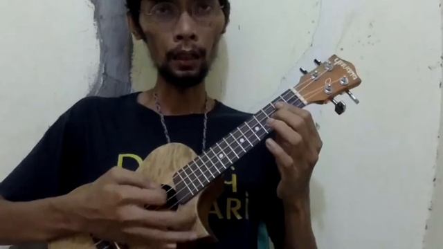 Somebody To Love (Queen) - ukulele cover [ukulele play-along] смотреть онлайн