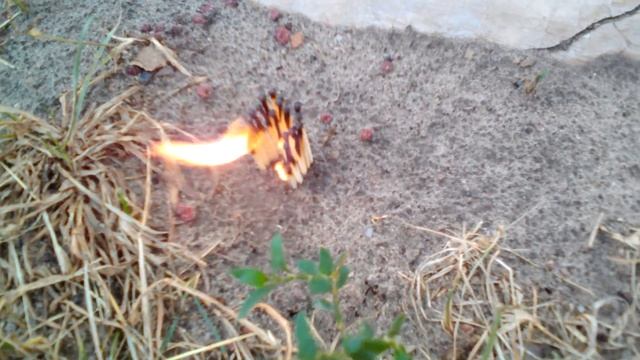 Буква М со спичек домино  Letter M with matches of dominoes