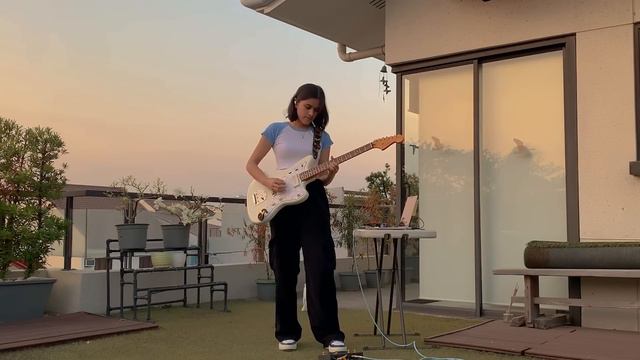 New Jeans - DITTO (guitar loop cover) смотреть онлайн