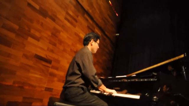 Ge wo yi ge wen - Shanghai Jazz (No Black Tie) смотреть онлайн