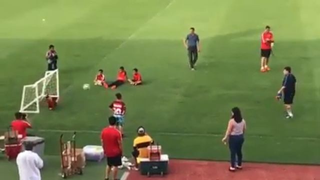 Видео с с официального аккаунта Диего Марадоны смотреть онлайн