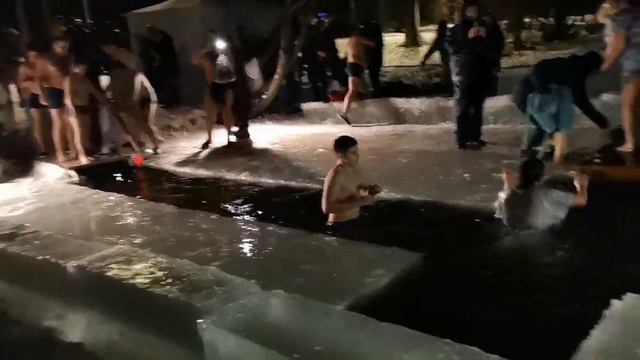 Крещенские купания на Кратовском озере Кратово Жуковский Раменское