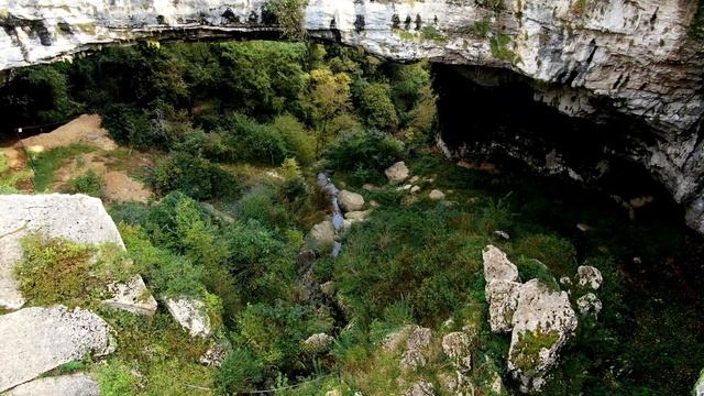 PONTE DI VEJA. ПРИРОДНЫЕ ДОСТОПРИМЕЧАТЕЛЬНОСТИ ИТАЛИИ |4k HD drone смотреть онлайн