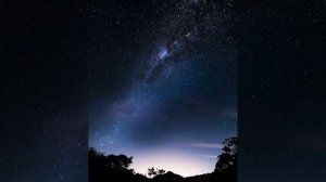 А ГДЕ ПРОШЛА ТЫ ТАМ УПАЛА ЗВЕЗДА ТАМ СВИТИЛА ЛУНА И ИГРАЛА ВОЛНА