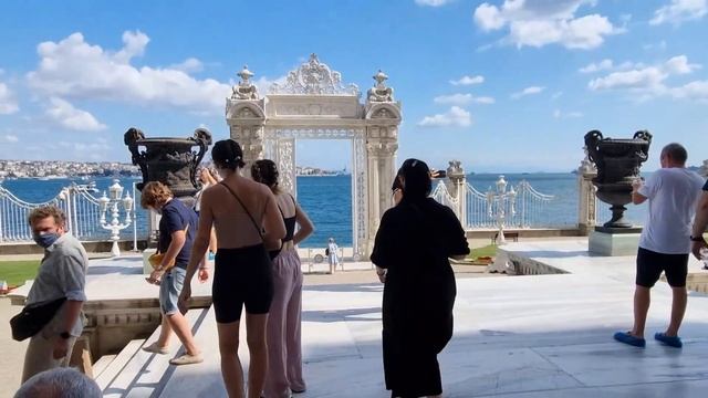 Стамбул 2021 Любой ценой ПОПАСТЬ в Дворец Долмабахче Отдых в Турции в Курбан Байрам! смотреть онлайн