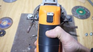 Измельчитель (дробилка) крышек и твердого пластика для переплавления в пруток для 3D принтера.