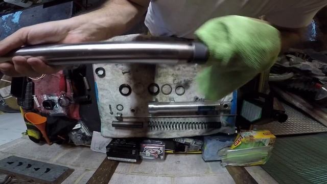 How to replace motorcycle fork seals Katana 750 GSX F (step by step) смотреть онлайн