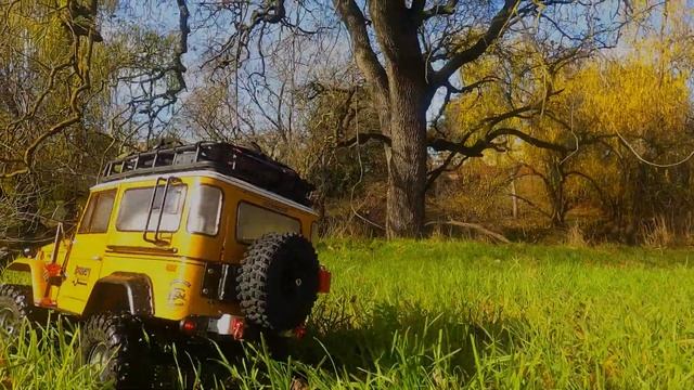 1/10 SCALE FMS FJ40 ON TRAIL