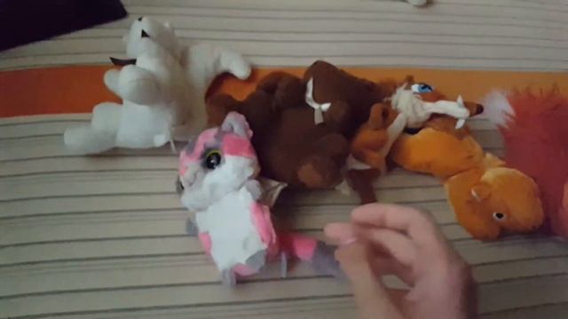 Какие мягкие игругки можно найти на помойках: обзор плюшевых пездюков смотреть онлайн