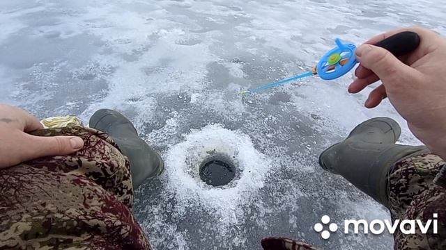 АКТИВНЫЙ КЛЁВ ЛЕЩА НА ЧЁРТИК, ДАЖЕ ЩУКА КЛЮНУЛА!!! НЕОЖИДАЛ.ВЕСЕННЯЯ РЫБАЛКА, ПОСЛЕДНИЙ ЛЁД. смотреть онлайн