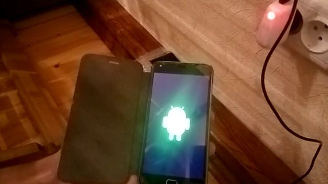 HTC One M9 не включается, что делать?глюк...