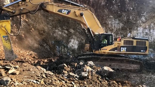 Caterpillar & Terex Excavators Working With Hydraulic Breaker & Vibro Ripper - Sotiriadis Mining смотреть онлайн