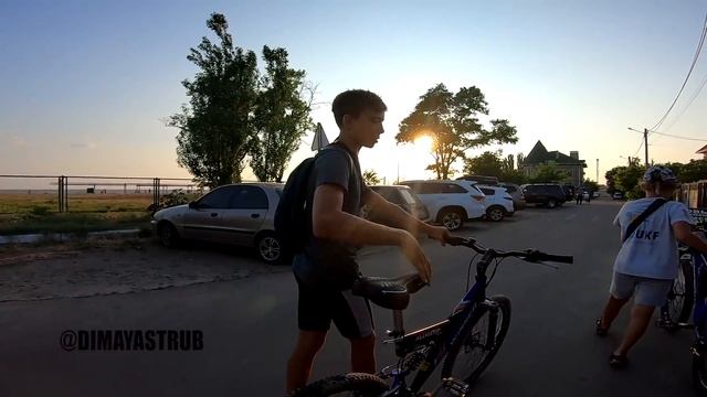 ВЗРОСЛЫЙ Лоб НАБЫЧИЛ на МАЛОГО БМХера Просто За то ЧТО тот... смотреть онлайн