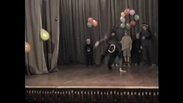 Брейк- данс по деревенски. 2005г. смотреть онлайн