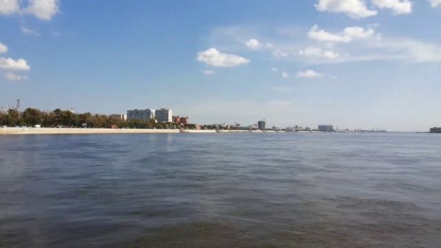 Водная граница между российским Благовещенском и китайским Хэйхэ смотреть онлайн