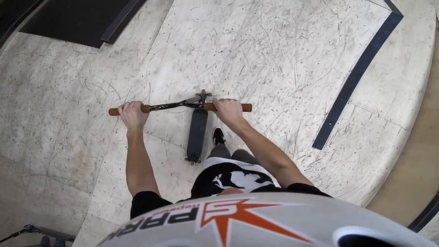 ОБКАТЫВАЕМ НОВЫЙ СКЕЙТ-ПАРК! смотреть онлайн