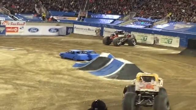 Monster Jam Orlando 2018 - Zombie (2 Wheel Competition) - Nice Bicycle смотреть онлайн