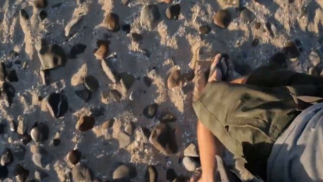 Как Странно...