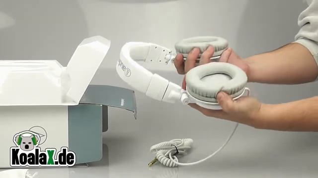Audio-Technica ATH M50 Unboxing [HD] смотреть онлайн
