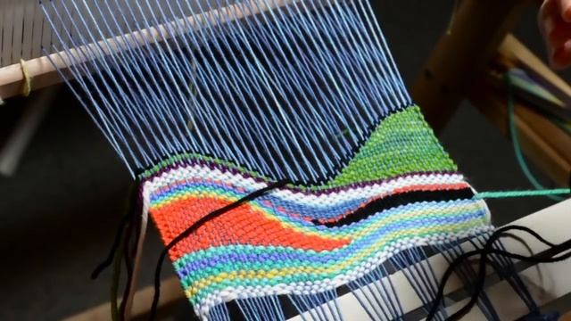 Tapestry style weaving on a rigid heddle loom, part 2 смотреть онлайн