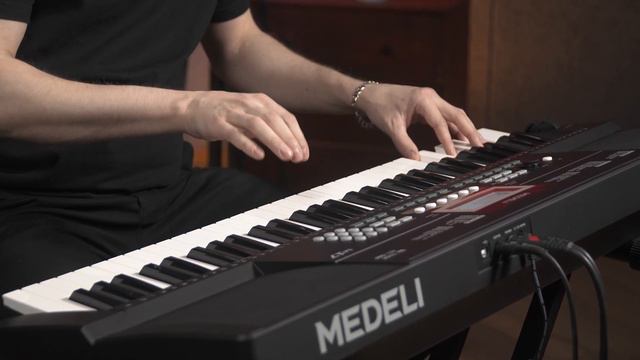 Синтезатор MEDELI M17