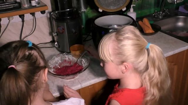 Детская лаборатория , делаем своими руками массу для лепки, опыты в домашних условиях без вложений смотреть онлайн