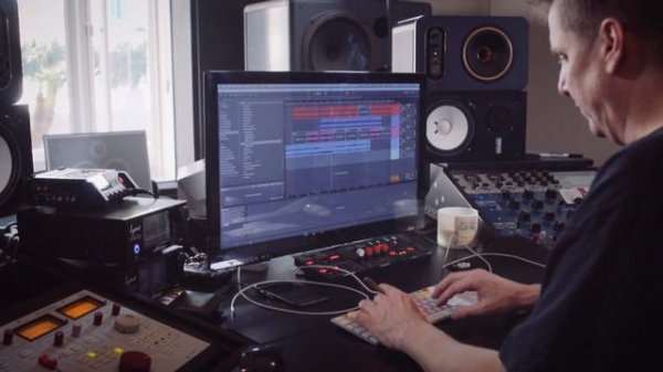 Mike Dean (Kanye West/Jay-Z) - working in the studio