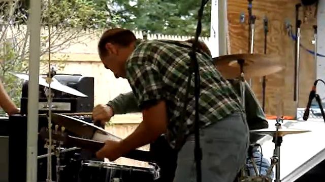 Billy Loosigian 'Heartbreaker' - Elton's Recovery Benefit Gig 9-18-10.mpg смотреть онлайн