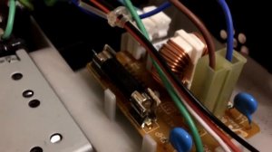 Микроволновка SAMSUNG ME733KR не включается. Сгорел предохранитель. Замена предохранителя.  Часть 1