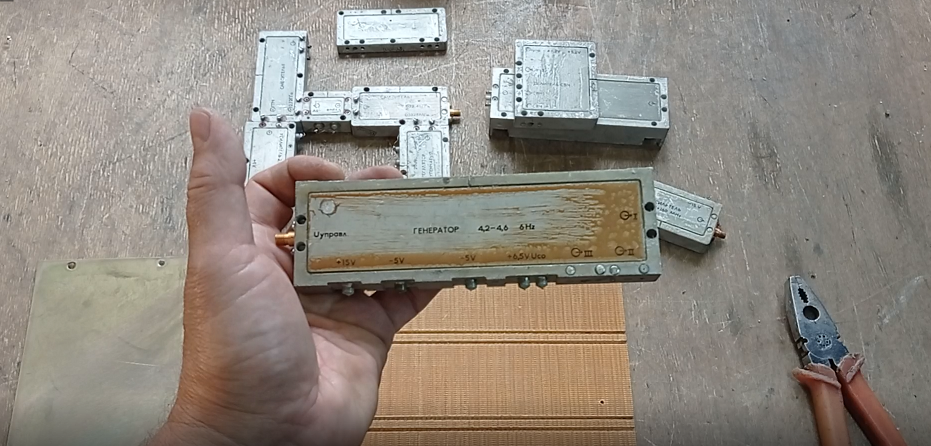 Неидентифицированные, но совсем не пустые блоки. Палладий, золото, платина, серебро, радиодетали. смотреть онлайн