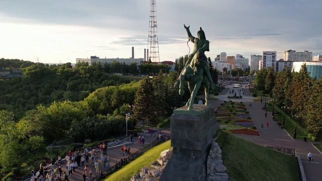 город Уфа. Памятник Салавату Юлаеву 2022 смотреть онлайн