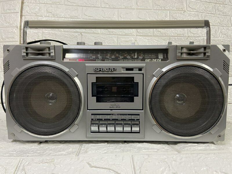Sharp GF-7474Z (1980) Boombox Vintage Portable Radio Cassette Stereo.