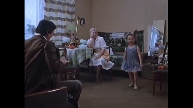 Жизнь, песком в часах песочных медленно течет... смотреть онлайн