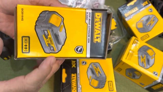 Máy Mài Pin Dewalt DCG 416VSN điều Tốc 3tr8 #DCG416VSN | Dewalt #DCB184G 1tr4 0962232180