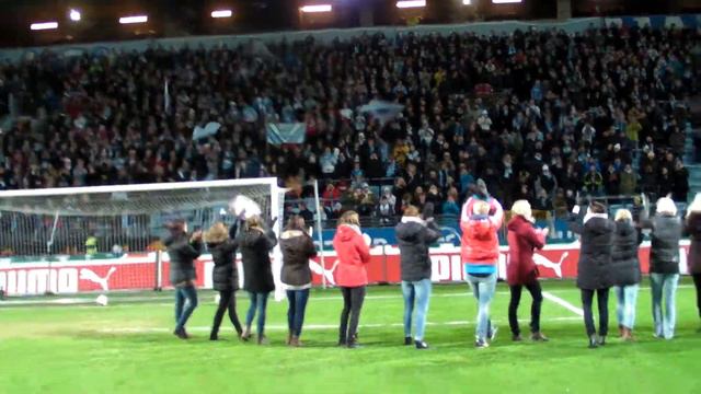 LdB FC Malmö hyllas av MFF klacken смотреть онлайн
