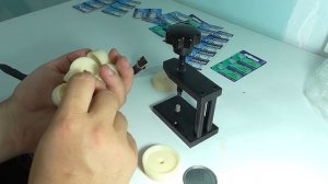 Закрываем заднюю крышку на часах Casio