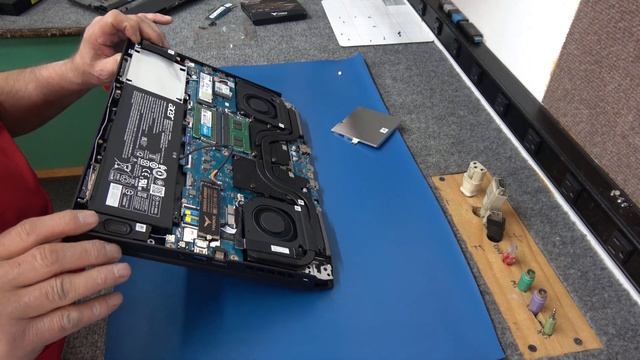 ACER Nitro 5 Gaming Laptop Upgrade NVMe SSD & Memory смотреть онлайн