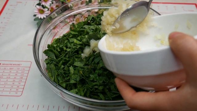 Забудьте заварное! Тесто на чебуреки нужно готовить так. Хрустящие,пузырчатые?Хозяюшка Узбечка смотреть онлайн