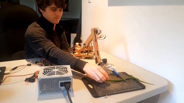 Weaponizing my robotic arm (attaching a knife to chop vegetables) смотреть онлайн
