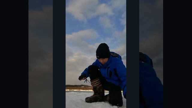 ЗИМНЯЯ РЫБАЛКА НА ОКУНЯ 3 смотреть онлайн