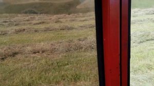 Трактор т25 и грабли ворошилки в работе