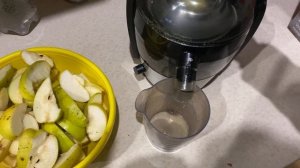 Соковыжималка Philips HR1836. Обзор и пример работы