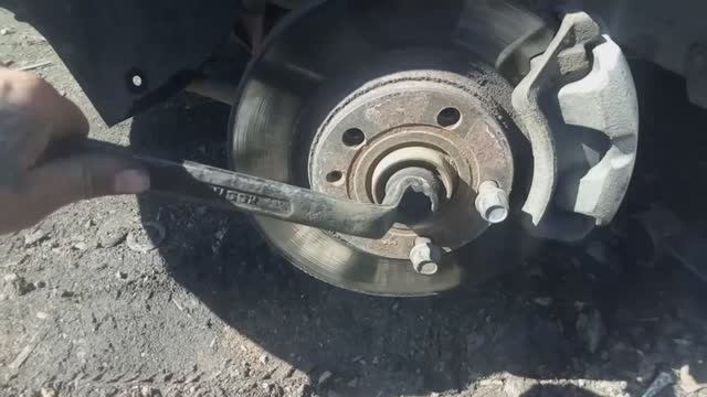 Как снять переднюю ступицу в Фольксваген Пассат Б5 2000г смотреть онлайн