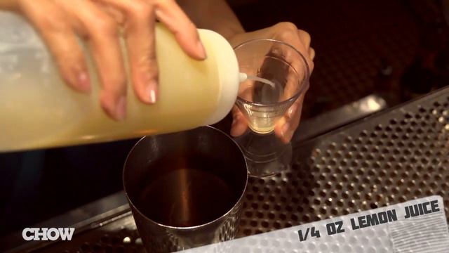 A Strong, Spirited Cocktail to Make Amends - CHOW Happy Hour смотреть онлайн