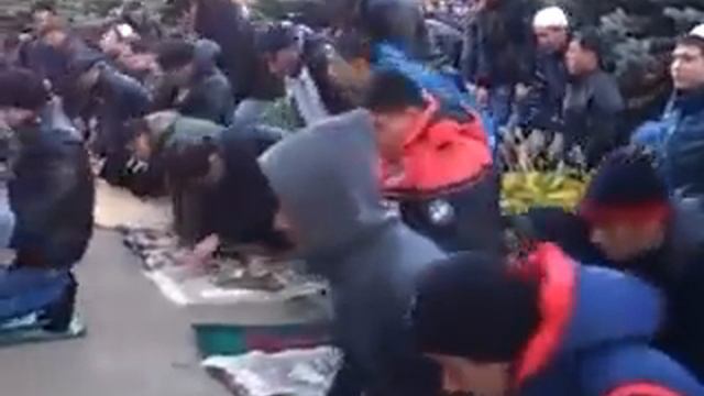 Самара. Курбан байрам 2013. Намаз у соборной мечети смотреть онлайн